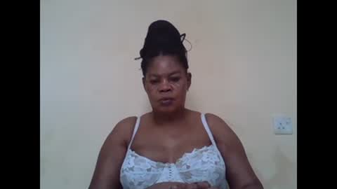 Snapshot of sexydove2 chatting on 22, 2, 2025 EMILY online show from 22, 2, 2025