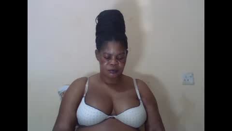 Snapshot of sexydove2 chatting on 26, 2, 2025 EMILY online show from 26, 2, 2025