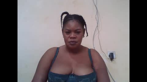 Snapshot of sexydove2 chatting on 29, 9, 2025 EMILY online show from 29, 9, 2025