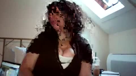 Snapshot of sexygoddesslizaaa chatting on 31, 10, 2025 ETERNAL GODDESS WOMAN online show from 31, 10, 2025