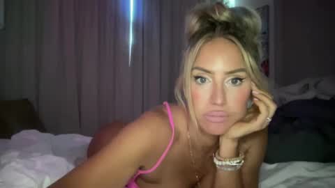 Snapshot of sexygoodvibebabe69 chatting on 2, 12, 2024 Ashley Love online show from 2, 12, 2024