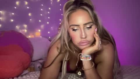 Snapshot of sexygoodvibebabe69 chatting on 11, 1, 2025 Ashley Love online show from 11, 1, 2025