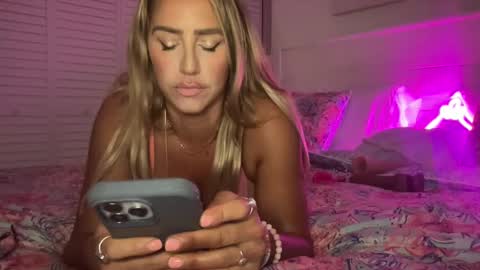 Snapshot of sexygoodvibebabe69 chatting on 22, 9, 2025 Ashley Love online show from 22, 9, 2025