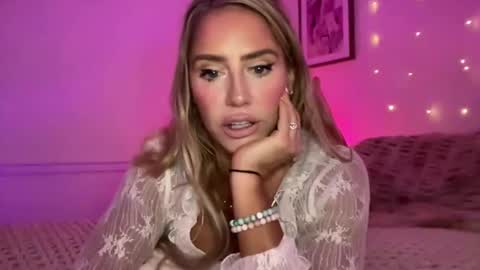 Snapshot of sexygoodvibebabe69 chatting on 10, 11, 2025 Ashley Love online show from 10, 11, 2025