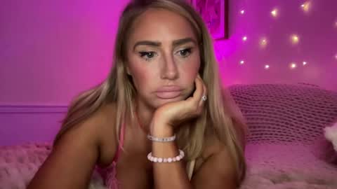 Snapshot of sexygoodvibebabe69 chatting on 24, 11, 2025 Ashley Love online show from 24, 11, 2025