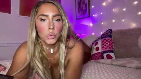 Ashley Love online show from 21, 4, 2026