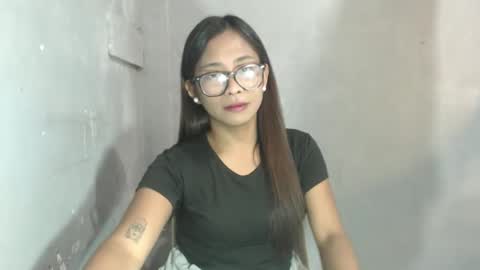 Snapshot of sexyguinevere chatting on 3, 3, 2026 Guine3 online show from 3, 3, 2026