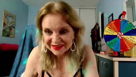 Snapshot of sexyjennyeu chatting on 31, 10, 2025 Jenny online show from 31, 10, 2025