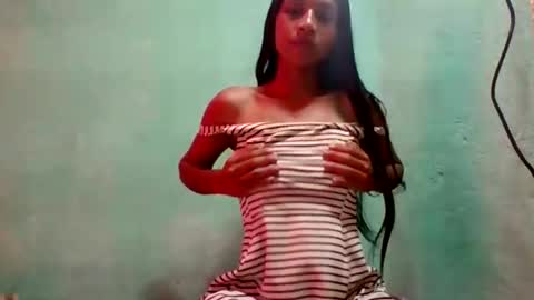 Snapshot of sexyjolie586 chatting on 27, 5, 2026 sexyjolie586 online show from 27, 5, 2026