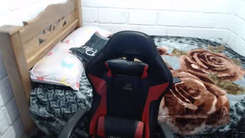 sexyjustin202 online show from 12, 3, 2025