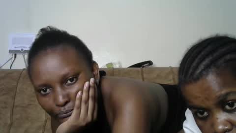 Snapshot of sexylavine_ chatting on 13, 12, 2025 sexylavine_ online show from 13, 12, 2025