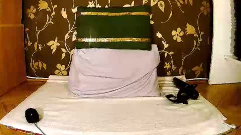 Squirty Maya Gold online show from 12, 10, 2025