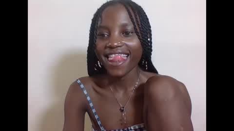 Snapshot of sexyneedle22 chatting on 3, 11, 2025 VIVIAN online show from 3, 11, 2025