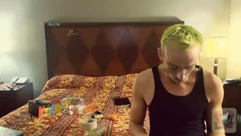 Snapshot of sexypossum chatting on 18, 4, 2026 Possum online show from 18, 4, 2026