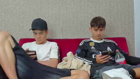 Snapshot of sexys_boys18 chatting on 6, 2, 2026 MATIAS-18 THIAHO -18 MAX-19 NICOKALY-19 CAIN-19 MOD ESTEBAN online show from 6, 2, 2026