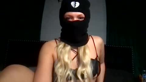 Snapshot of sexyserenaaaa chatting on 3, 12, 2025 serena online show from 3, 12, 2025