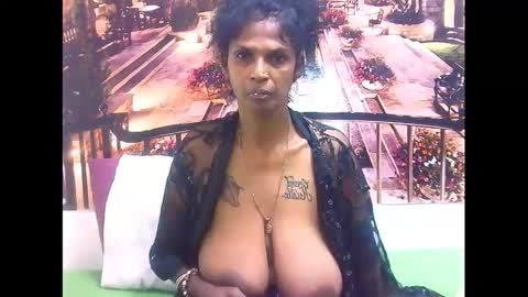 sexyva4u2luv online show from 5, 3, 2025