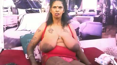 sexyva4u2luv online show from 16, 12, 2025