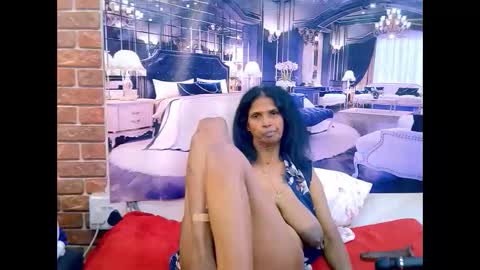 Snapshot of sexyva4u2luv chatting on 2, 5, 2026 sexyva4u2luv online show from 2, 5, 2026