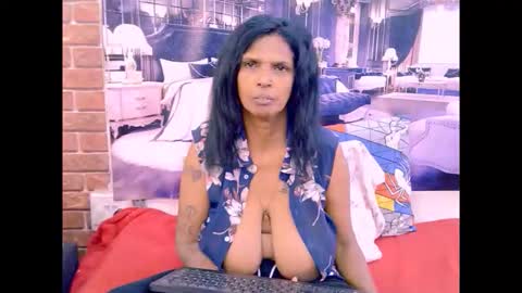 Snapshot of sexyva4u2luv chatting on 7, 5, 2026 sexyva4u2luv online show from 7, 5, 2026