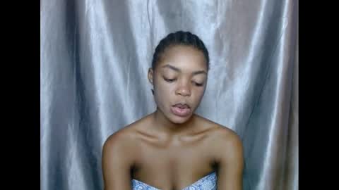 Snapshot of sexyxbunnyxx chatting on 17, 2, 2025 Blue online show from 17, 2, 2025