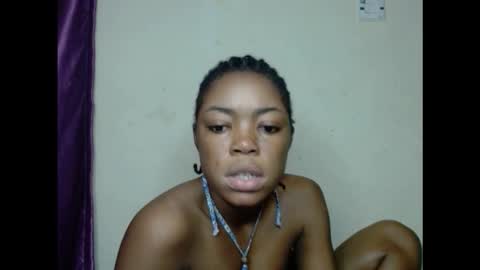 Snapshot of sexyxmilfx chatting on 11, 9, 2025 sexyxmilfx online show from 11, 9, 2025