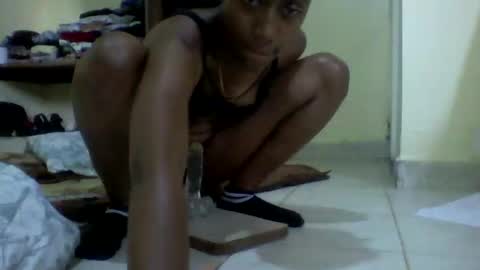 Snapshot of sexyy_tiny chatting on 27, 12, 2024 Mel online show from 27, 12, 2024