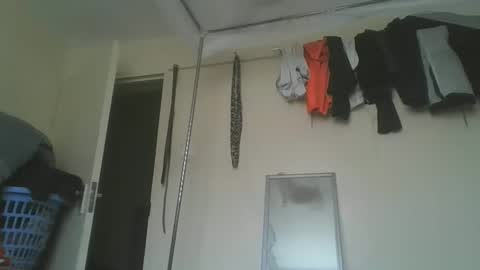 Snapshot of sexyy_tiny chatting on 13, 10, 2025 Mel online show from 13, 10, 2025