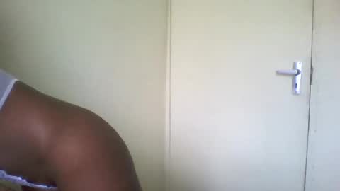 Snapshot of sexyy_tiny chatting on 25, 3, 2026 Mel online show from 25, 3, 2026
