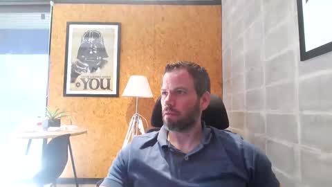 shad0w_hunter online show from 31, 1, 2025