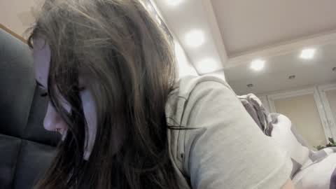 Snapshot of shadow_raffi chatting on 5, 1, 2025 shadow_raffi online show from 5, 1, 2025