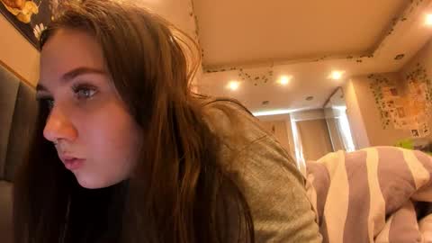 Snapshot of shadow_raffi chatting on 12, 9, 2025 shadow_raffi online show from 12, 9, 2025