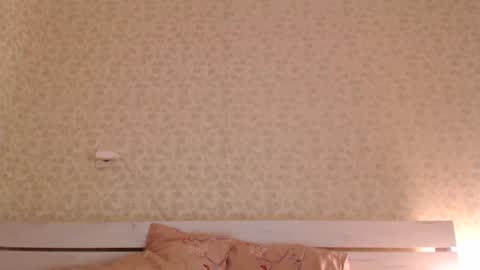 Snapshot of shakeit_good chatting on 22, 1, 2025 Mila online show from 22, 1, 2025