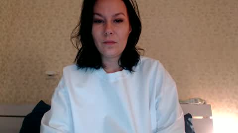 Snapshot of shakeit_good chatting on 6, 2, 2025 Mila online show from 6, 2, 2025