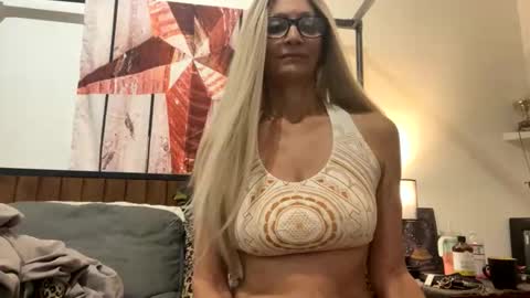 Snapshot of shamanwoman chatting on 7, 11, 2025 Shaman Woman online show from 7, 11, 2025