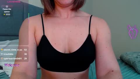 Snapshot of shameless_shalynn chatting on 8, 9, 2025 Shalynn online show from 8, 9, 2025