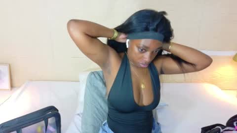 Snapshot of shamira_moore chatting on 18, 10, 2025 Catalina online show from 18, 10, 2025