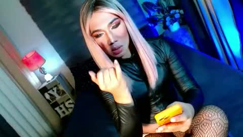 MISS SHANE online show from 30, 10, 2025