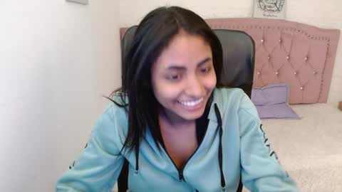 Snapshot of shaneelle chatting on 15, 1, 2025 shanelle online show from 15, 1, 2025