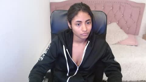 Snapshot of shaneelle chatting on 18, 1, 2025 shanelle online show from 18, 1, 2025