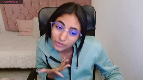 Snapshot of shaneelle chatting on 24, 1, 2025 shanelle online show from 24, 1, 2025
