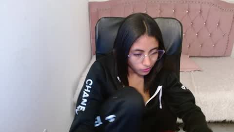 Snapshot of shaneelle chatting on 29, 1, 2025 shanelle online show from 29, 1, 2025