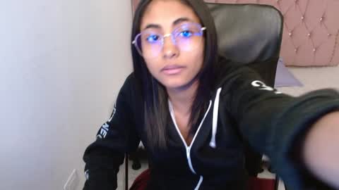 Snapshot of shaneelle chatting on 29, 1, 2025 shanelle online show from 29, 1, 2025