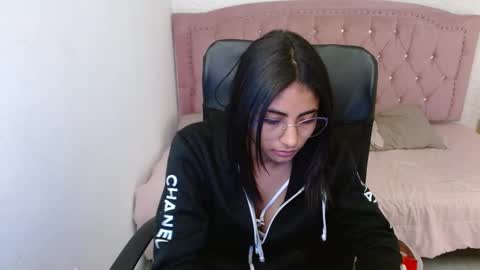 Snapshot of shaneelle chatting on 20, 2, 2025 shanelle online show from 20, 2, 2025