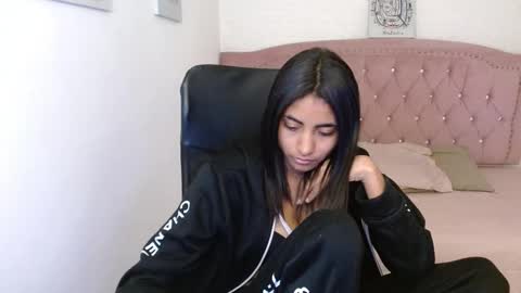 Snapshot of shaneelle chatting on 22, 2, 2025 shanelle online show from 22, 2, 2025
