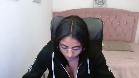Snapshot of shaneelle chatting on 28, 2, 2025 shanelle online show from 28, 2, 2025