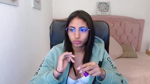 Snapshot of shaneelle chatting on 4, 3, 2025 shanelle online show from 4, 3, 2025