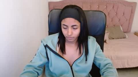 Snapshot of shaneelle chatting on 6, 3, 2025 shanelle online show from 6, 3, 2025