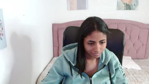Snapshot of shaneelle chatting on 6, 10, 2025 shanelle online show from 6, 10, 2025