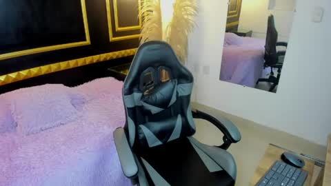 Shanel online show from 5, 4, 2026